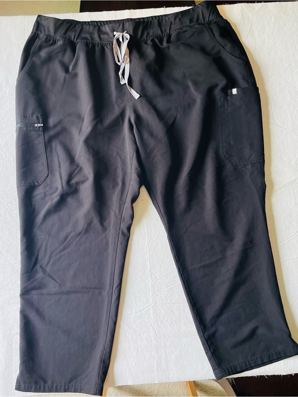 Figs Women's Black Straight-Leg Dowa Scrub Pants